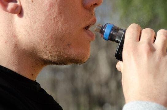 Zákaz kouření v souvislosti s elektronické cigarety – jak elektronické cigarety ovlivňují současný zákaz kouření