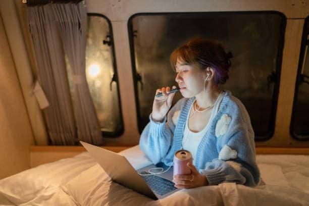 E cigareta a její benefity E cigareta v moderním životním stylu