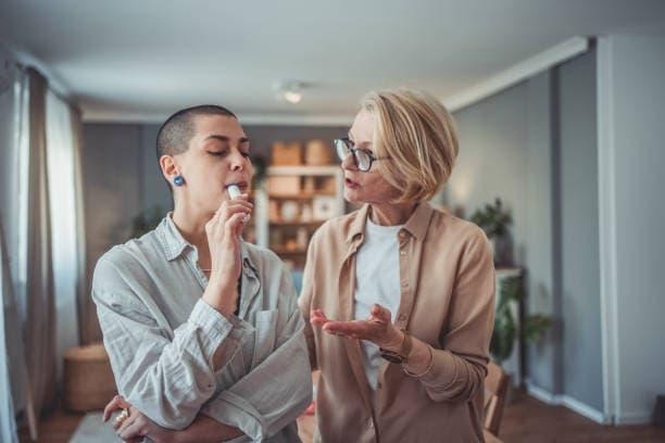 Objevte, co může krabička cigaret a do kafe rum nabídnout rannímu rituálu a chuťovým dobrodružstvím